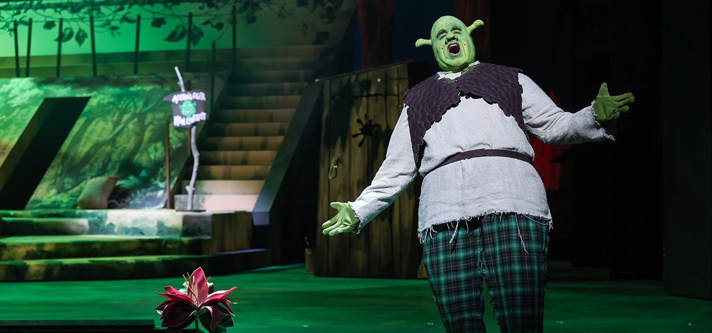 shrek_header_front_p.jpg